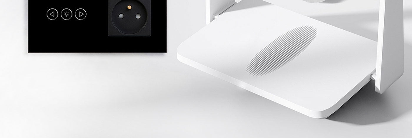 BSEED Zigbee-s fényerő-szabályzó Zigbee-s EU konnektorral, üveg előlap